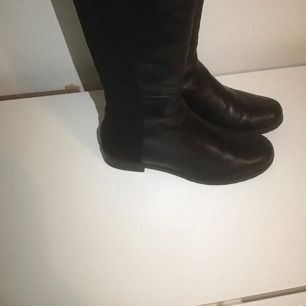 Stuart Weitzman 5050 Black Smooth Nappa Leather OTK Knee Flat Boots 6.5 M‎ EUC